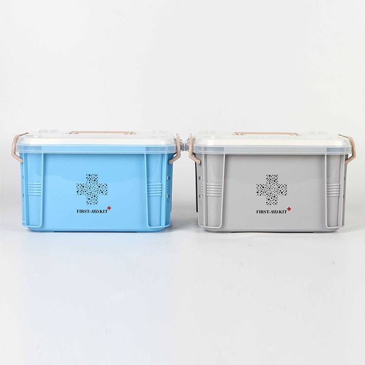 Two Sizes of Plastic Medicine Box Used for Organizing Medicine
