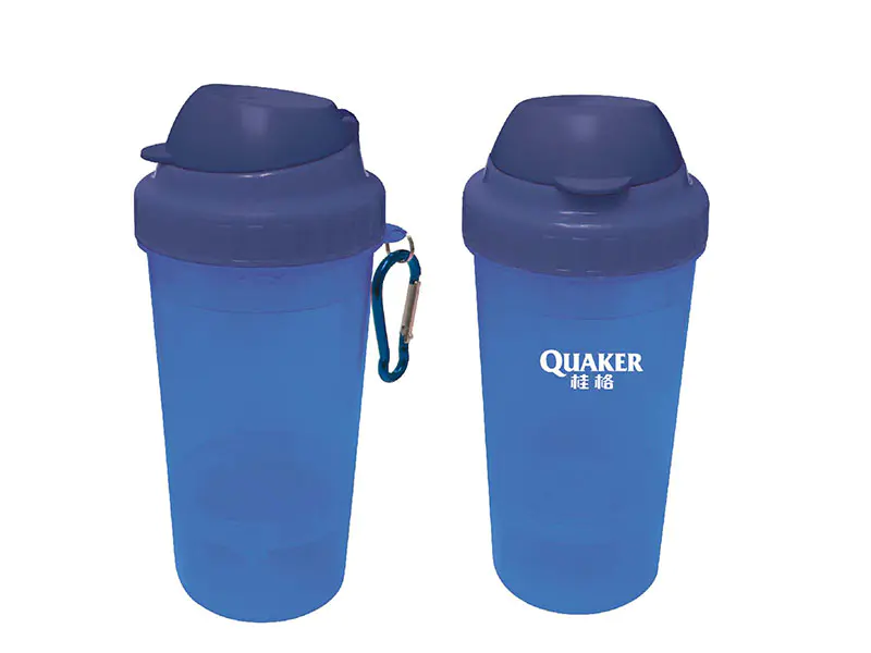 plastic storage cups 
 of QUAKER